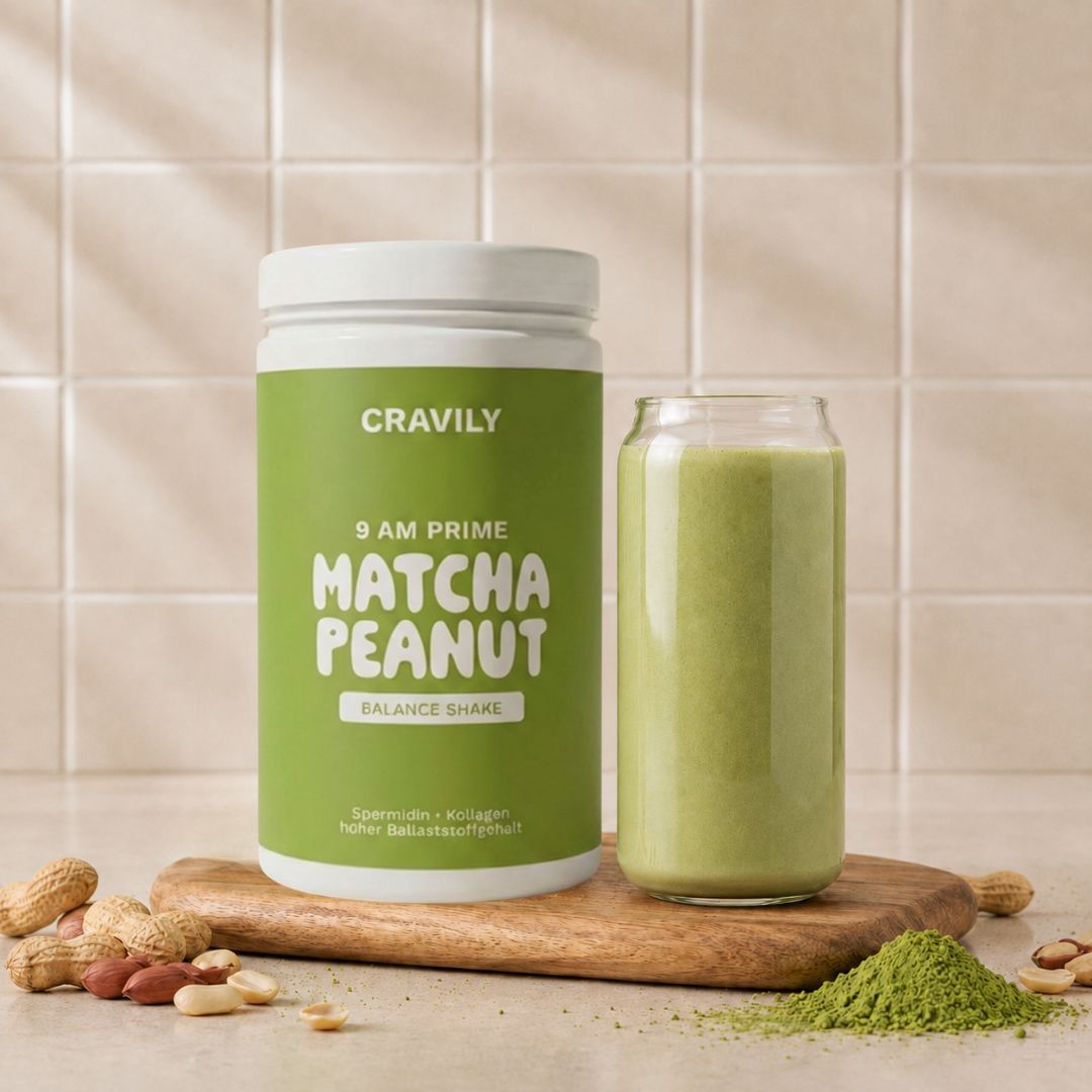 CRAVILY Fiber Protein Dose neben einem angerührten Shake